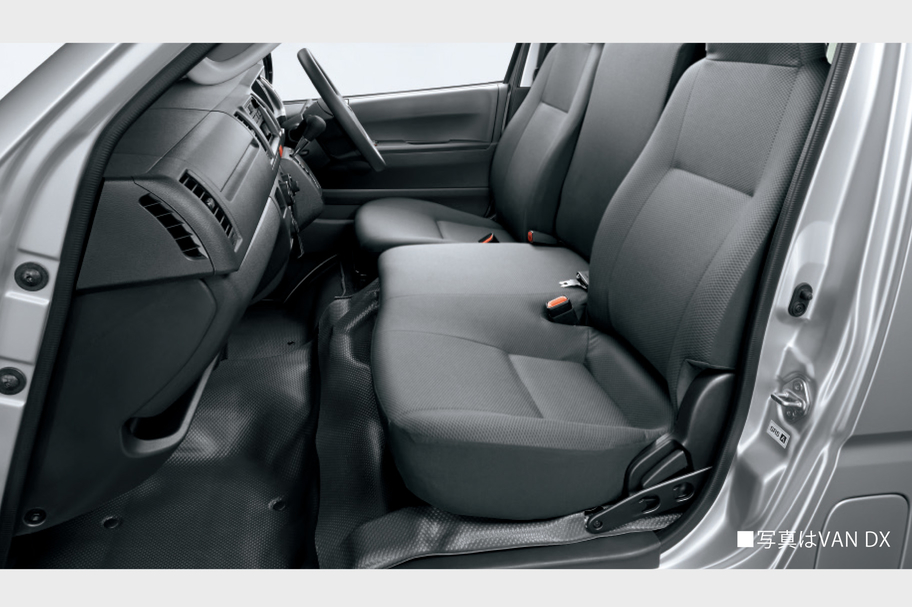 hiacevan_interior_img09