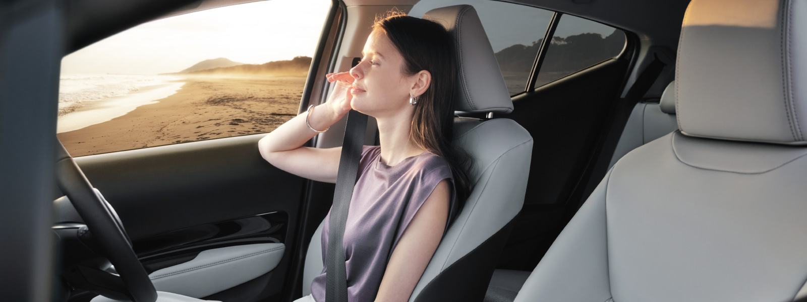 アクア | 室内空間 | トヨタモビリティ富山株式会社