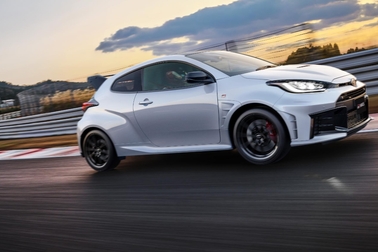 RZ“High performance” + Aero performance package［GR-DAT（8AT・4WD）］