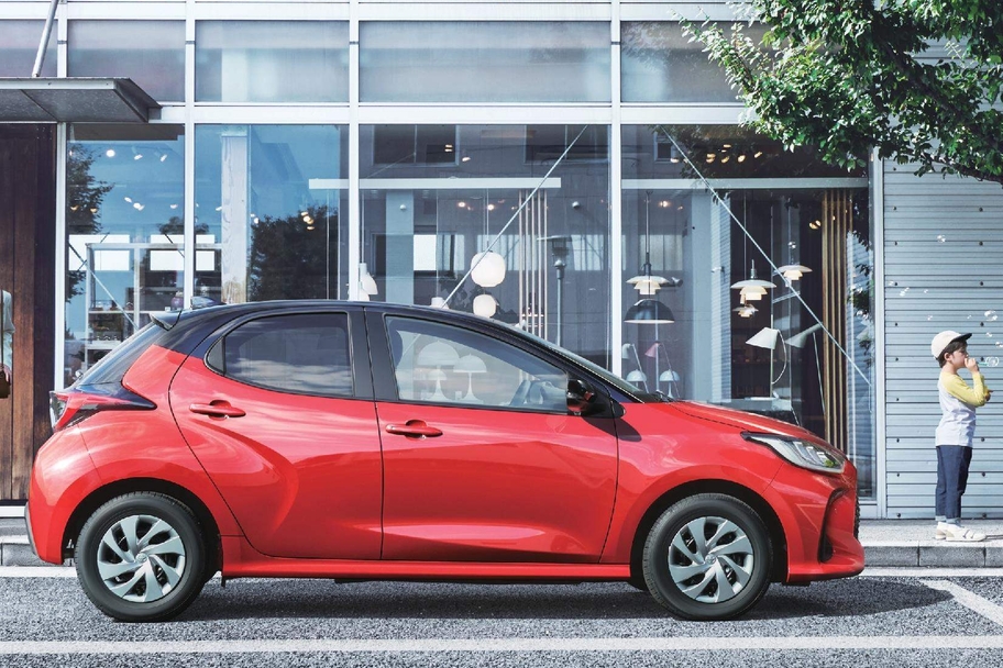 【モデル入り素材】G（ハイブリッド・2WD）