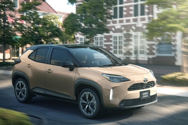 【モデル入り素材】Z（ハイブリッド・2WD）