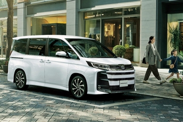 【モデル入り素材】S-Z（2WD・7人乗り）