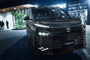 【モデル入り素材】S-Z（2WD・7人乗り）