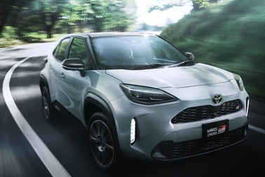 【モデル入り素材】GR SPORT（ハイブリッド・2WD）