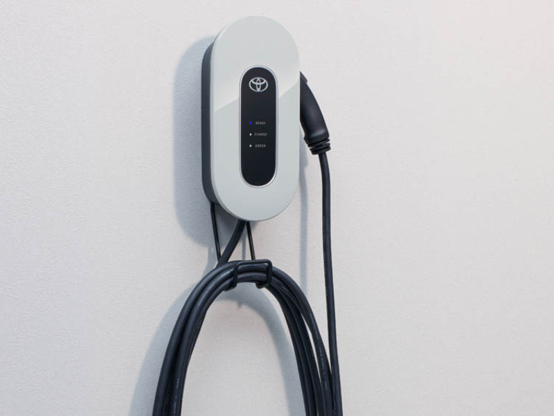 トヨタ6kW充電器